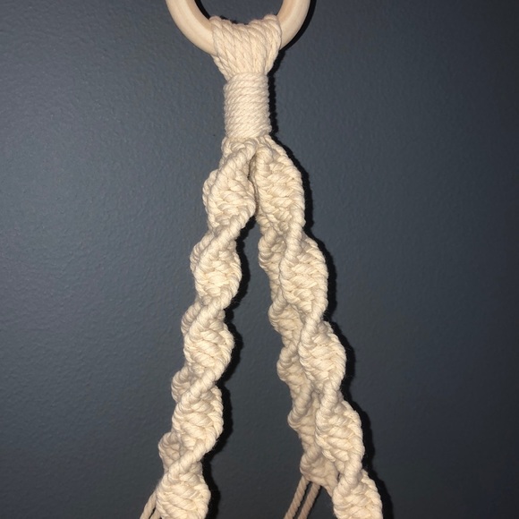 Set of 2 macrame plant hangers - Picture 5 of 6